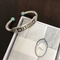 Унисекс гривна Dior JADIOR с ретро сребърно лого и тюркоазено зелено, отворена и регулируема...