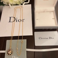 Дълго колие Dior Rose Des Vents Lapis Lazuli с 8-лъчева звезда от жълто злато