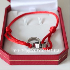 Гривна Cartier с двоен пръстен Love от бяло злато и червено въже