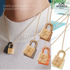 Висулка Hermes OKelly от телешка кожа Swift с жълто позлатено покритие