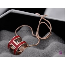 Колие Hermes 3D Pop „H“ с лого на змийска кост в червено в розово злато
