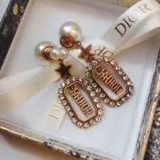 Christian Dior JADIOR Правоъгълни кухи висулки с диаманти и кант, дамски обеци с бели перли, Великобритания Christian Dior JADIOR Правоъгълни кухи висулки с диаманти и кант, дамски обеци с бели перли, Великобритания