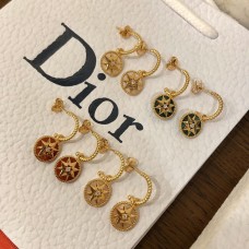 Дамски обеци Dior Rose Des Vents с осемлъчева звезда от жълто злато с диаманти, MOP/Малахит/Карнеол