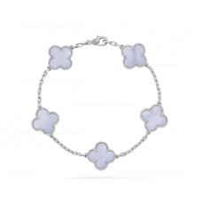 Гривна Van Cleef Arpels Alhambra с 5 мотива, бяло злато и халцедон