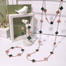 Комплект часовник Van Cleef Arpels Alhambra с диаманти и малахитов комплект Комплект часовник Van Cleef Arpels Alhambra с диаманти и малахитов комплект