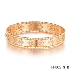 Гривна Van Cleef Arpels Perlee Clover от розово злато с диаманти - малък модел