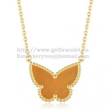 Висулка Van Cleef Arpels Lucky Alhambra Butterfly от жълто злато с тигрово око и седеф