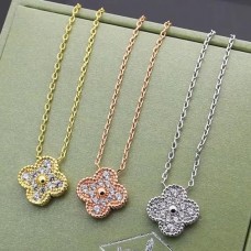 Висулка Van Cleef Arpels Magic Alhambra с диамант