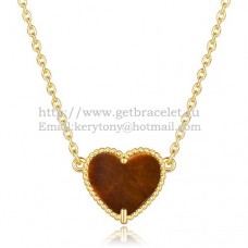Висулка Van Cleef Arpels Sweet Alhambra Heart от жълто злато с тигрово око и седеф