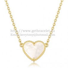 Висулка Van Cleef Arpels Sweet Alhambra Heart от жълто злато с бял седеф