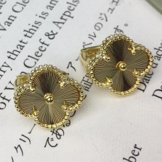 Обеци Van Cleef Arpels Alhambra Guilloche, жълто злато