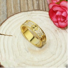 Пръстен Cartier Love от 18-каратово жълто злато с паважни диаманти